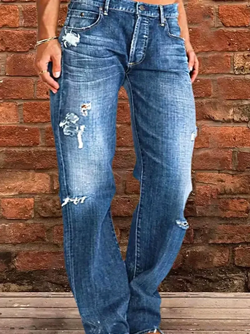 Snygga slitna jeans i plusstorlek med rå fåll – modern passform för självsäkra looks