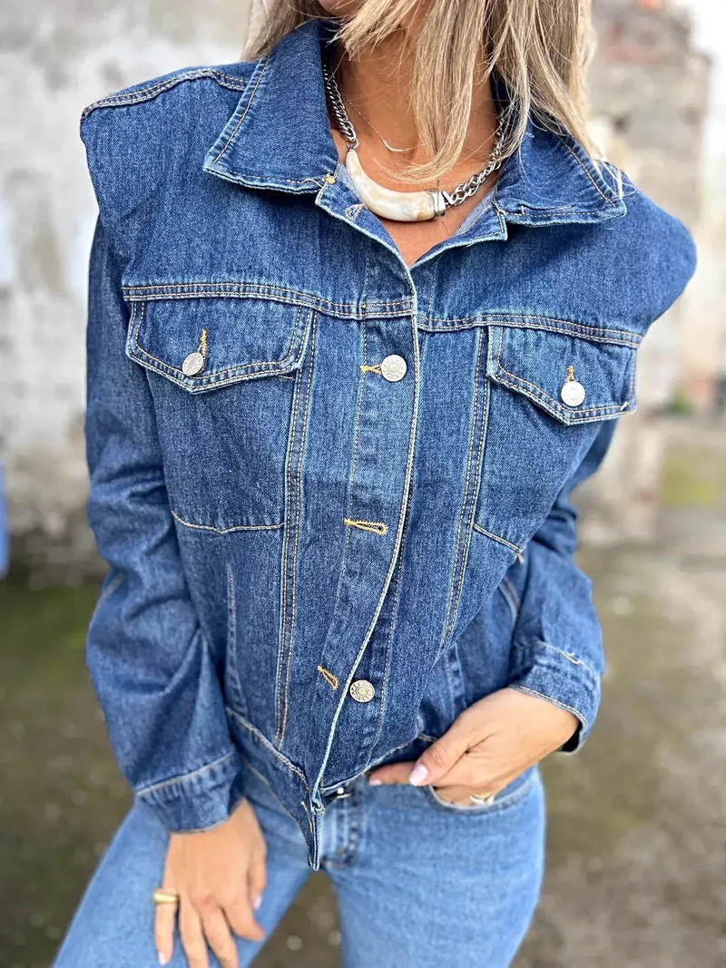 Lyxig jeansjacka i plusstorlek med knappar framtill och bröstfickor