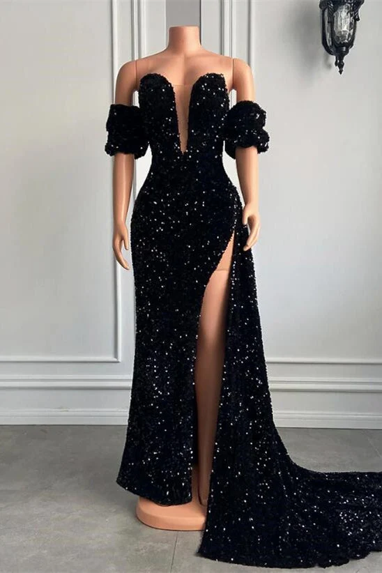 Elegant axelbandslös sjöjungfrubalklänning med bubbelärmar och hög slits