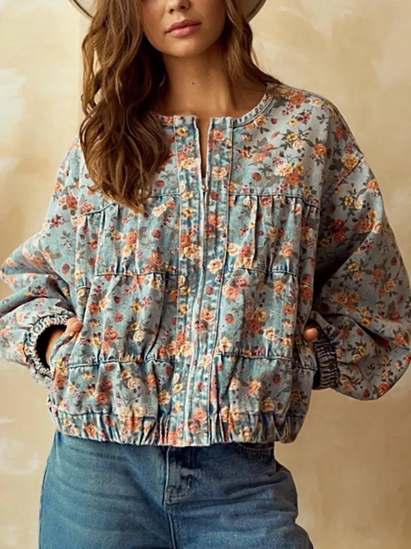 Blommig jeansjacka - Beskuren design med dragkedja och fickor för elegant stil