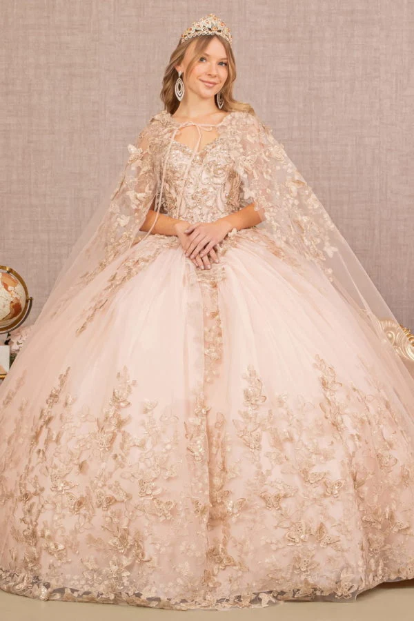 Jewel Mesh Quinceanera-klänning med 3D-fjärilsapplikationer och långa mesh-kappor av Elizabeth K - GL3104
