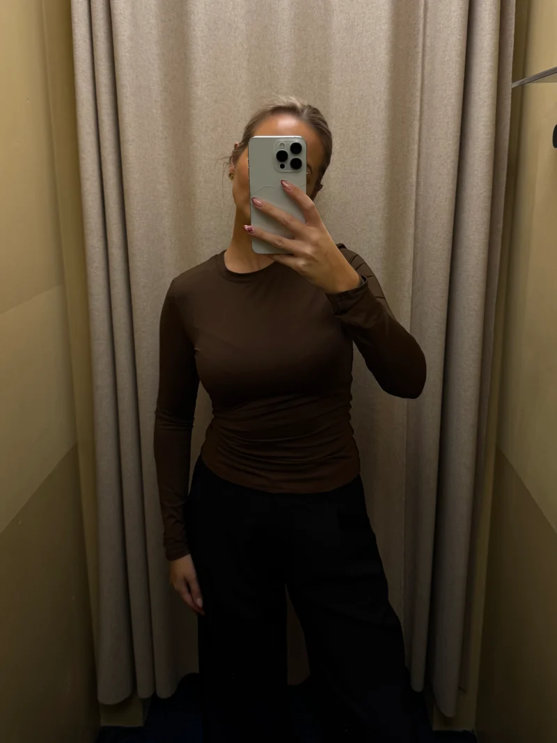 Malou bluse crew neck mørkebrun