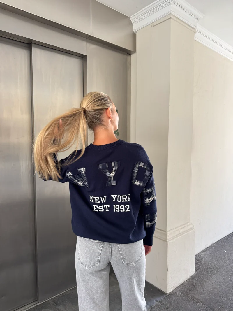 Victoria strik navy