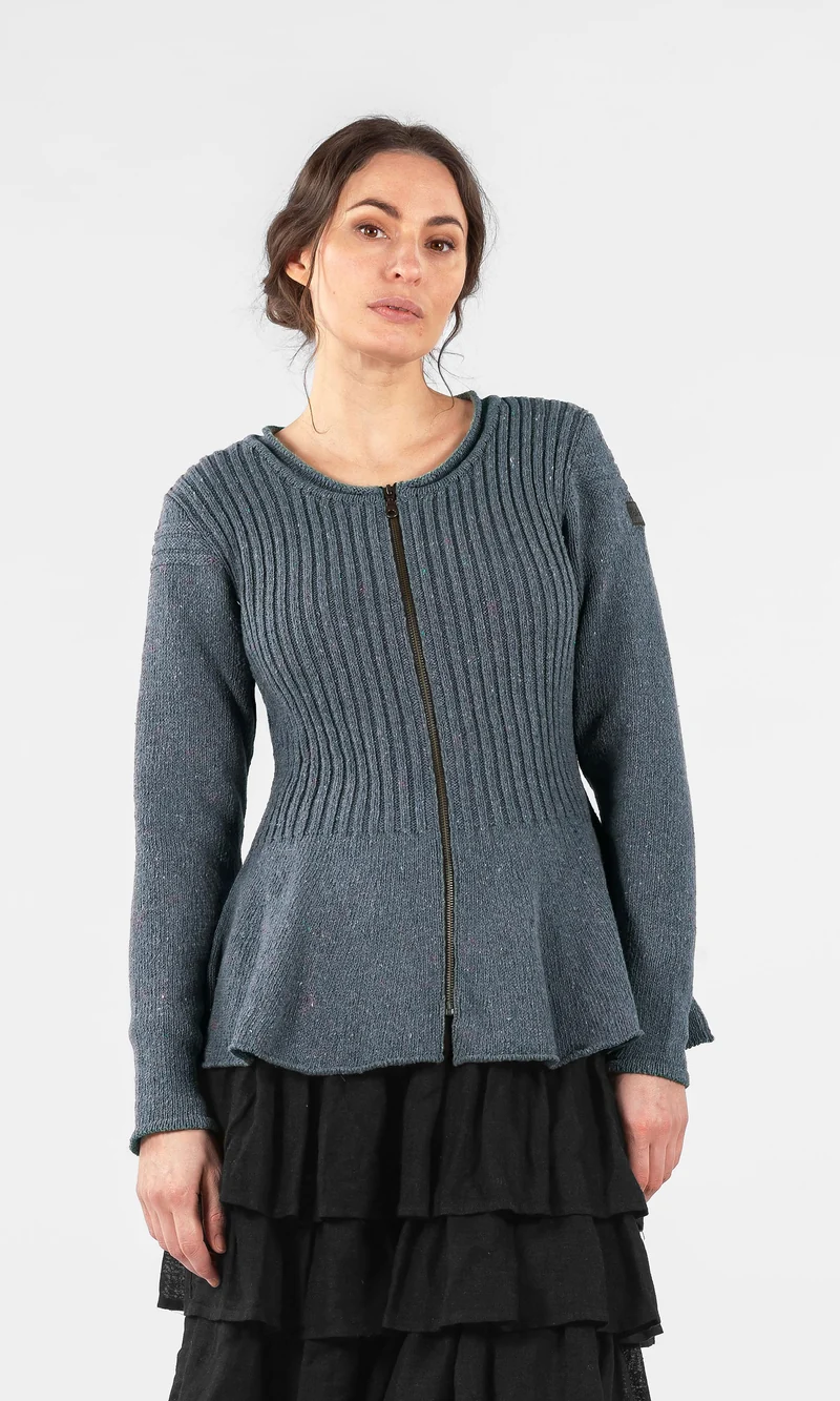 Kofta med dragkedja, stickad av recycled denim