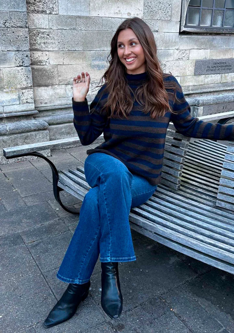 Anna Highneck Pullover - Brown/Navy Stripe
