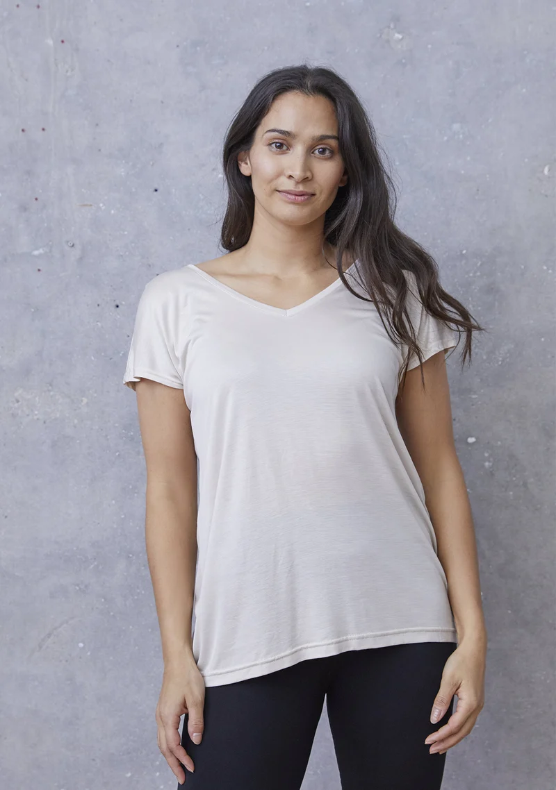 Nugga V-Neck T-Shirt - Sand