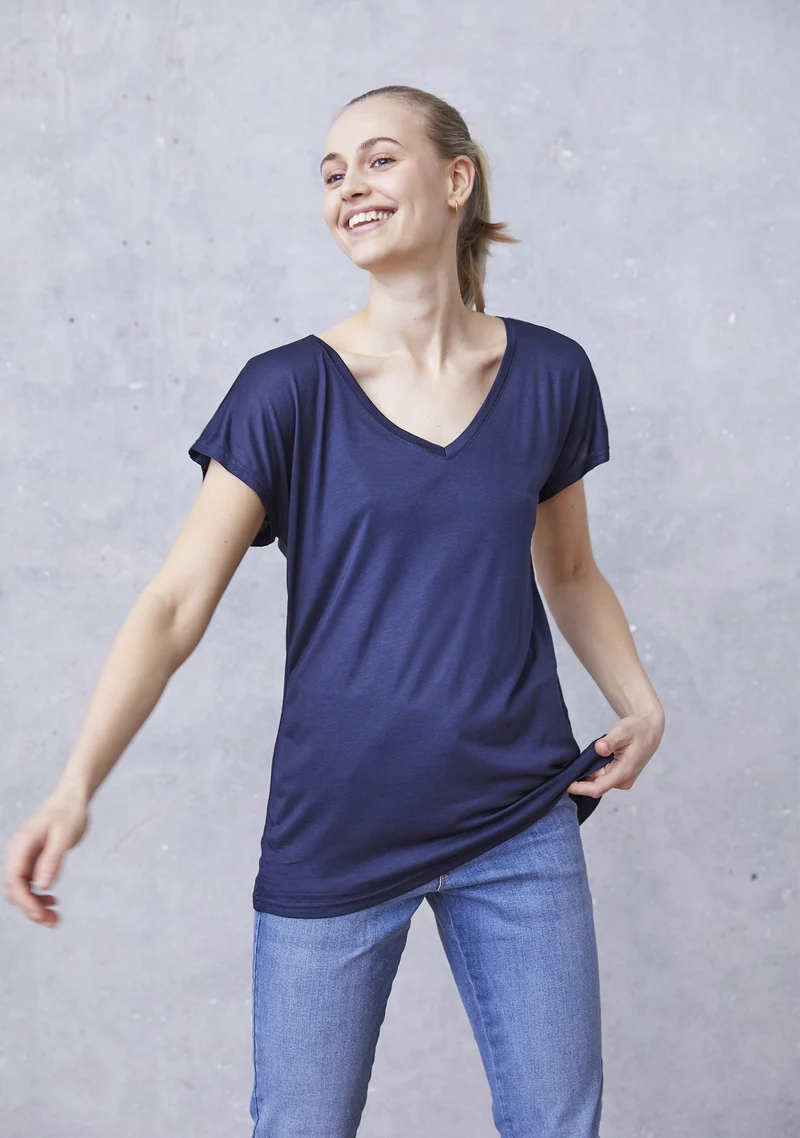 Nugga V-Neck T-Shirt - Navy