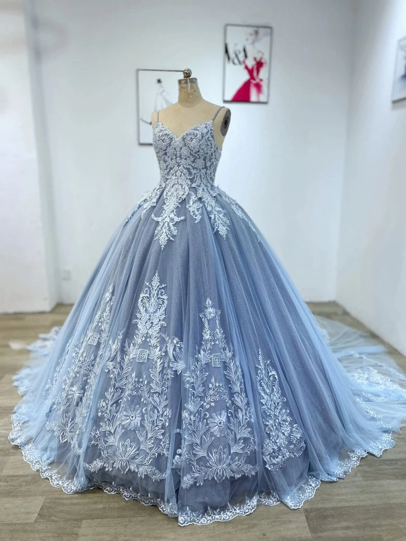 Dammblå spetsbollklänning Puffig Quinceanera-klänning