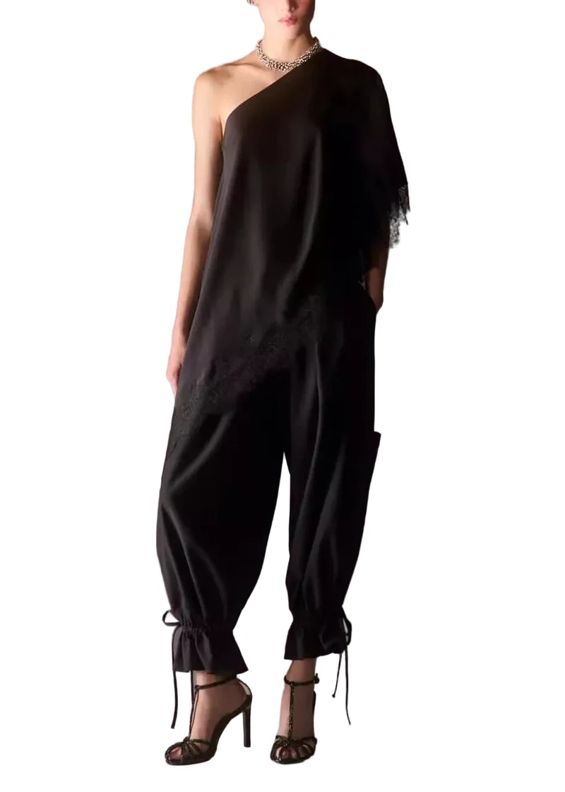 Damtop Cold Shoulder med Spetsdetaljer och Patchwork