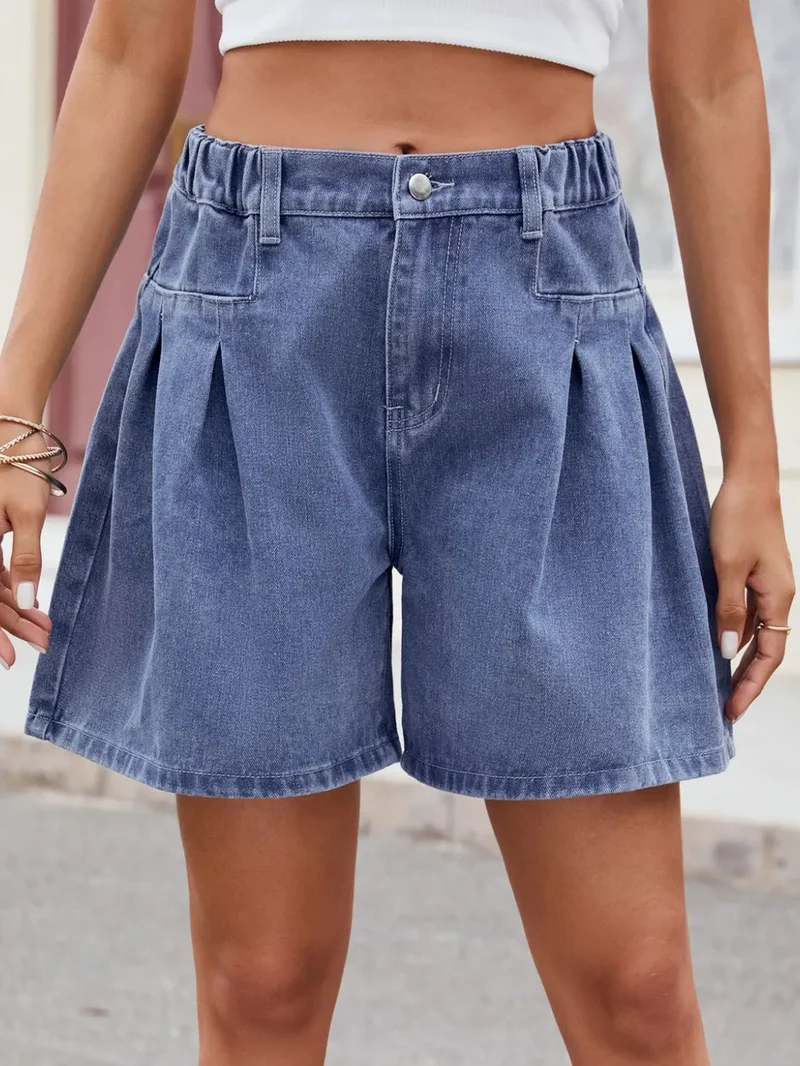 Rynkad denimshorts med halv resår i midjan