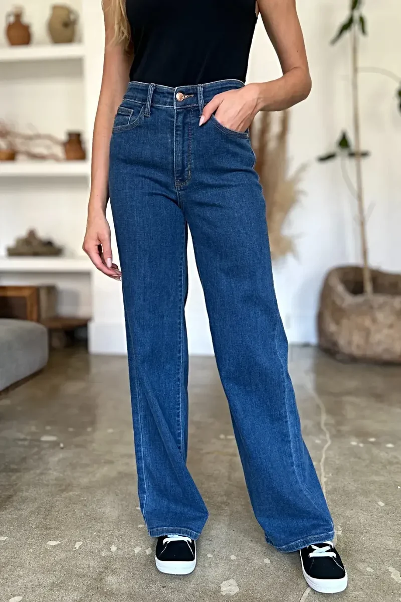 Judy Blue raka jeans med hög midja för enkel stil och komfort - Storlekar 0 till 24W