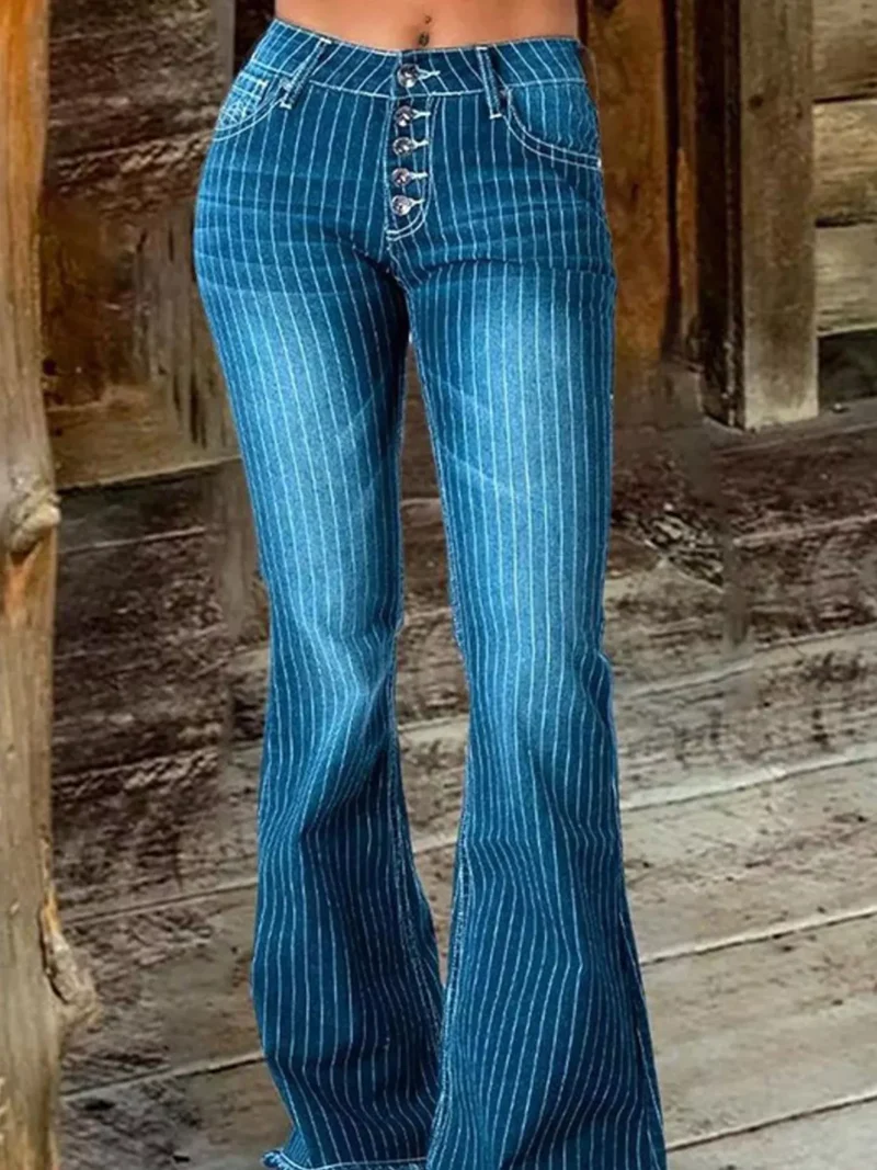 Randiga utsvängda jeans med knappgylf