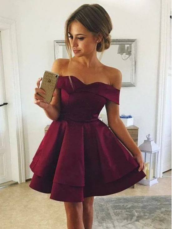Off Shoulders Burgundy Mini Homecoming Klänning med dubbla lager kjol