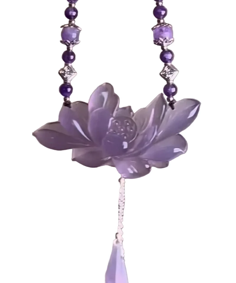 Damhalsband med Lila Lotus- och Pärldetalj Retro Stil