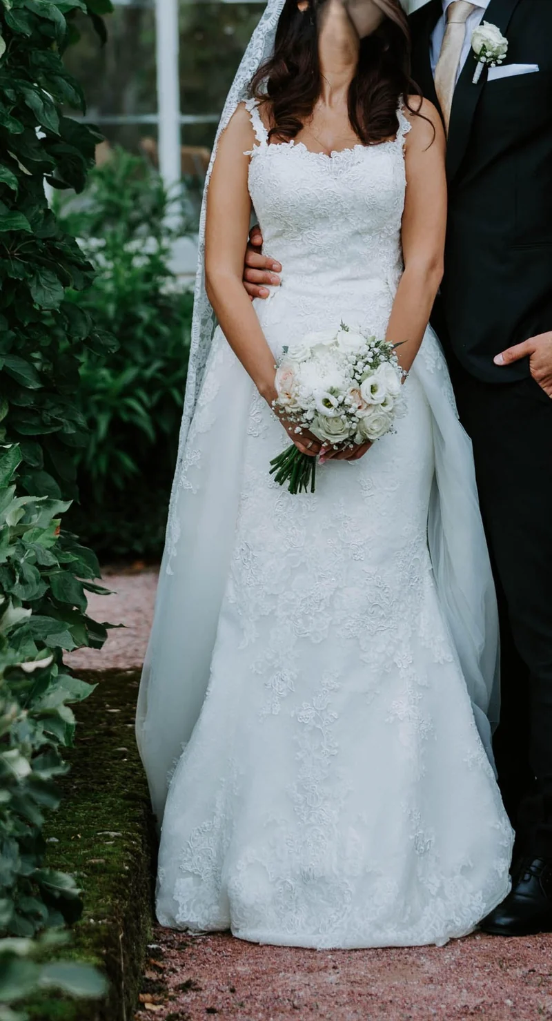 Brudklänning Pronovias Princia med extra släp second hand / återbruk