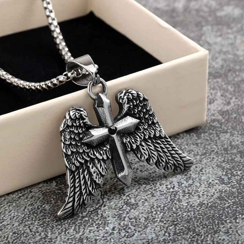 Herrhalsband med punkvinge och kors