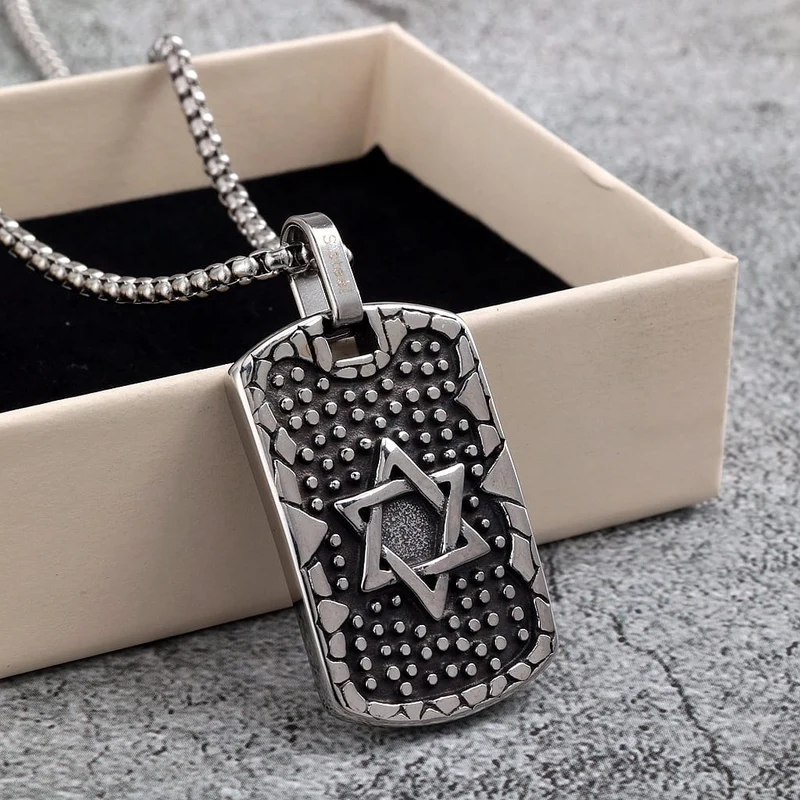 Herrhalsband med präglat punkpentagram