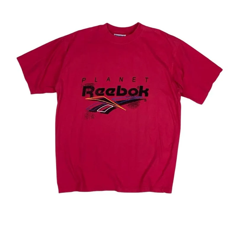 VTG 90S PLANET REEBOK RED GRAPHIC SPORTS TEE MEDIUM