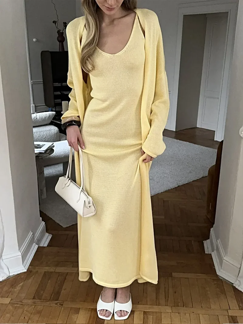 Elegant V-ringad stickad kofta med slitsdetalj, 2-delad stretchig outfit