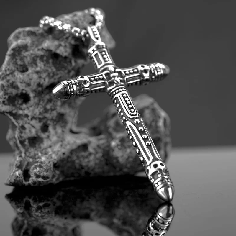 Herrhalsband med punkskalle och korshänge