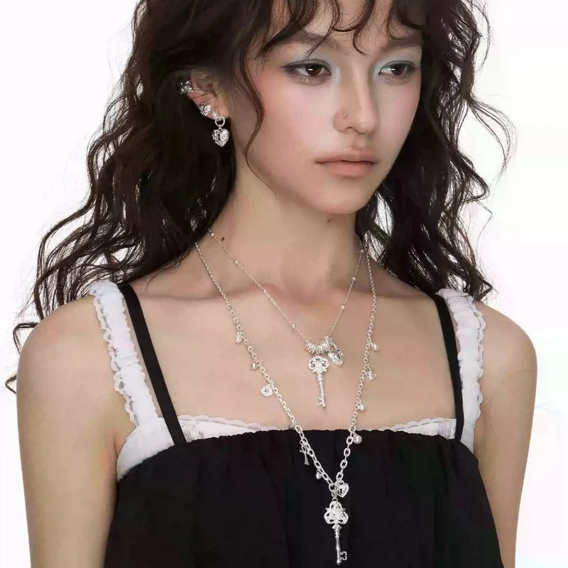 Halsband med grunge-nyckel och hjärtlås för kvinnor