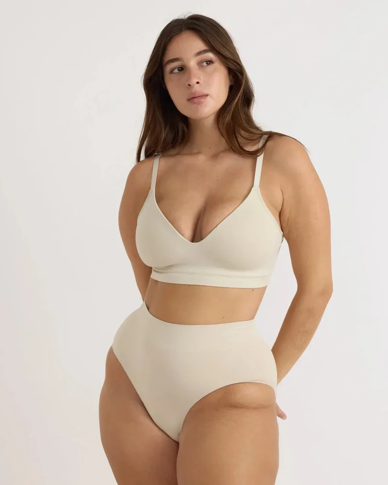 Smooth padded bra