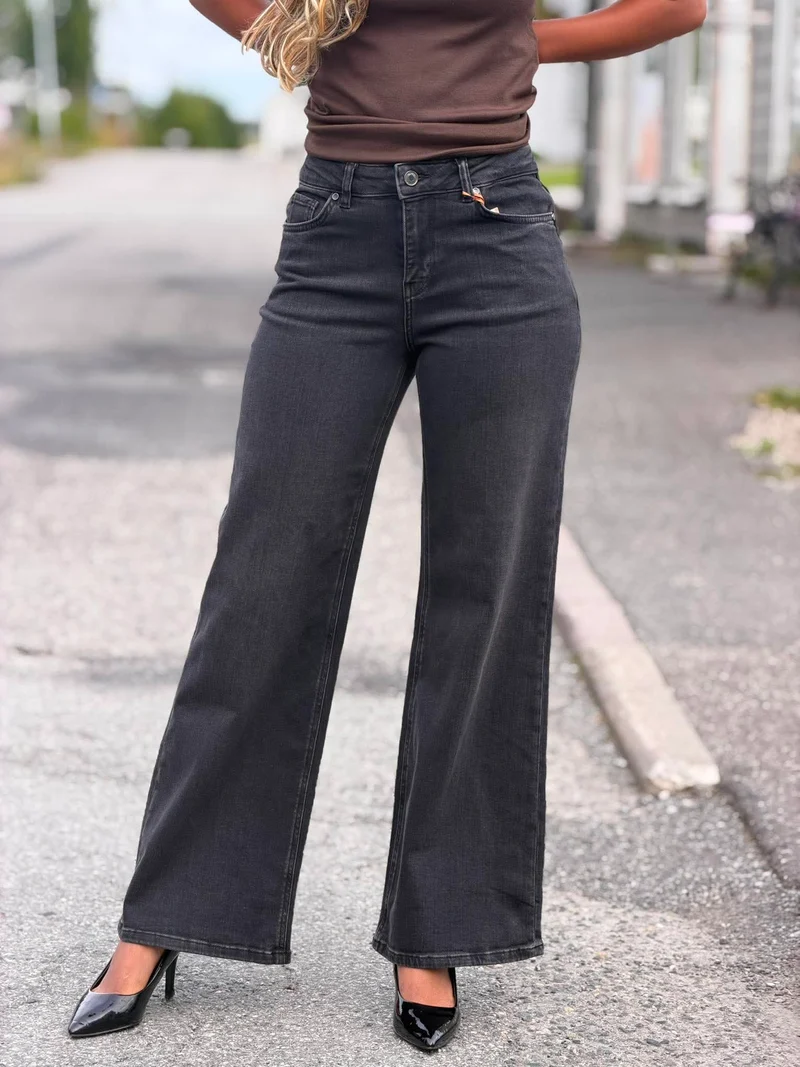 MMDara Hera Jeans