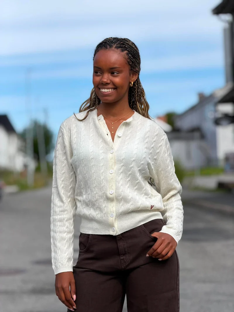 Cardigan kabelstrikk