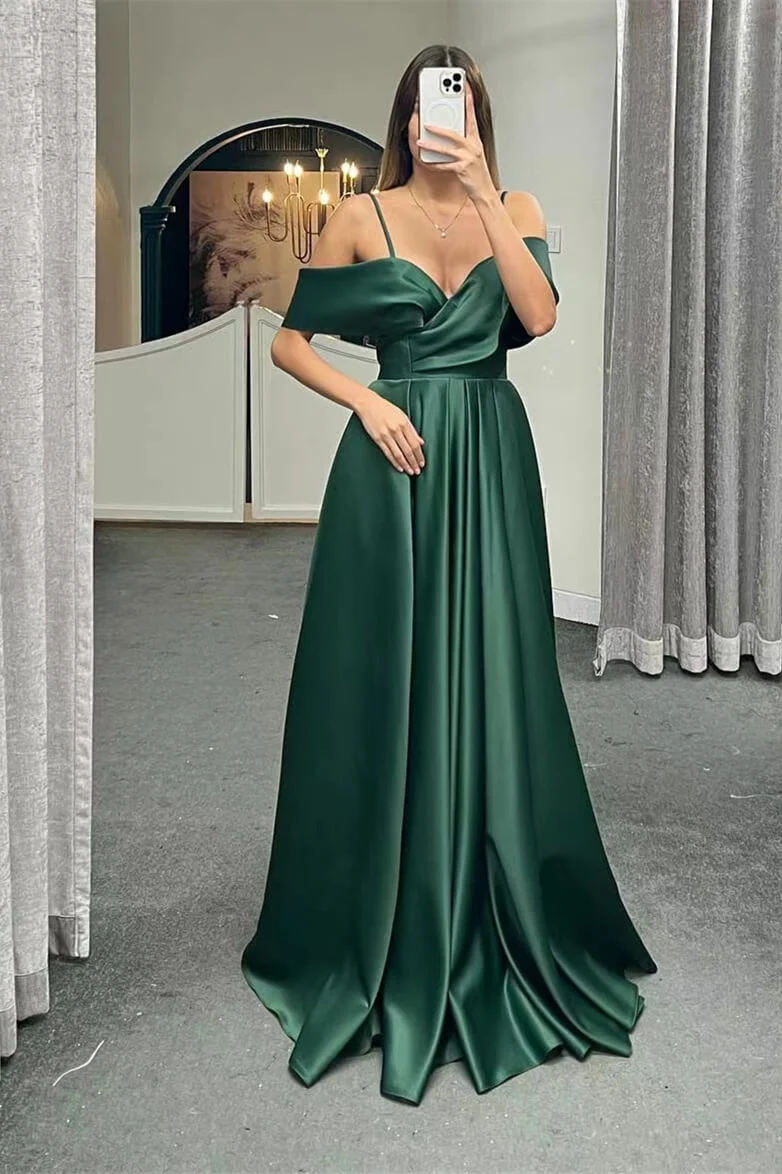 Spaghettibandsklänning med off-shoulder-mönster och a-linjeformad spets baktill