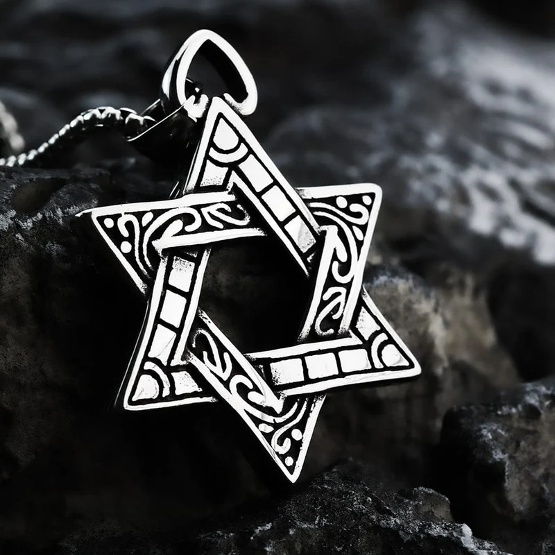 Herrhalsband med punkmotiv och Davidsstjärna