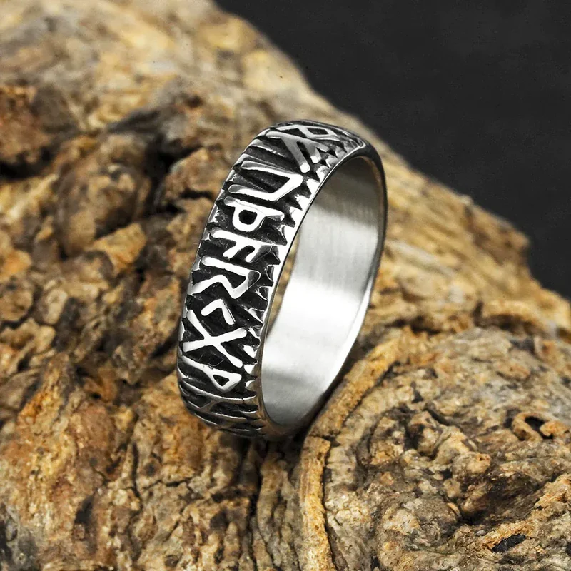 Ring med punk och nordisk runor för män