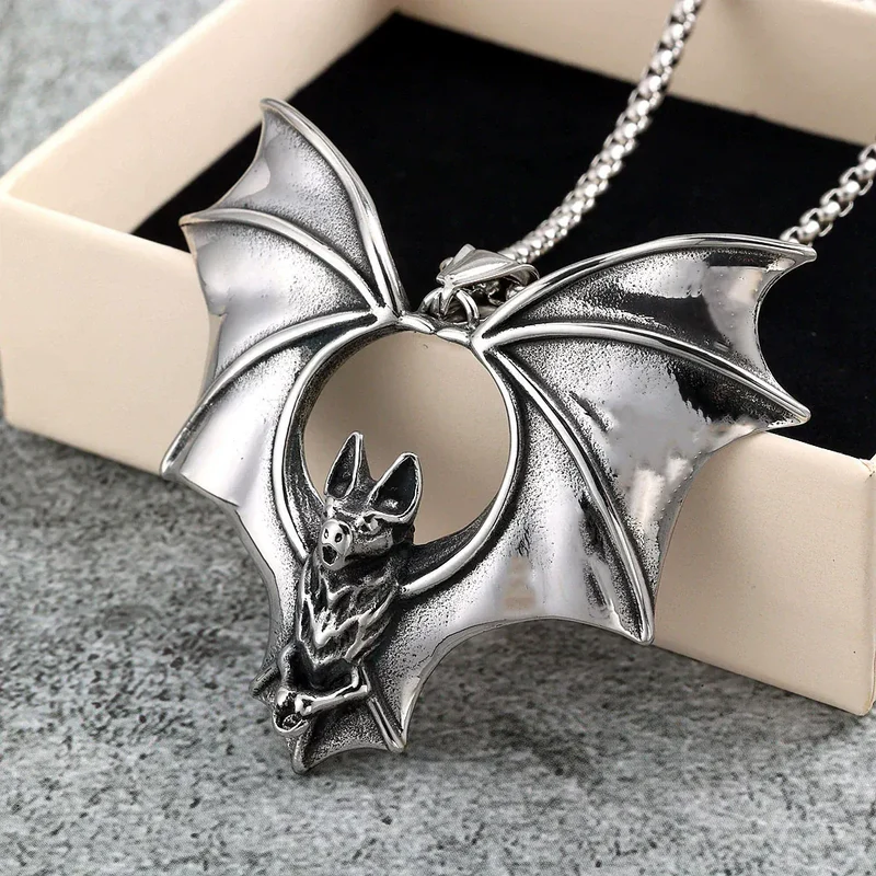 Gotiskt fladdermushalsband för män