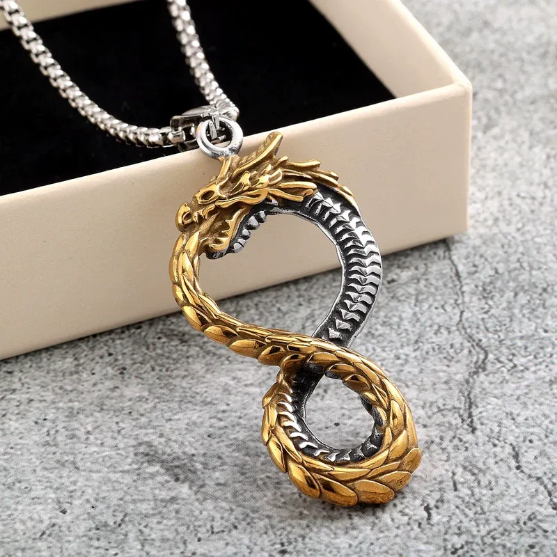 Herrhalsband med hänge och drakemotiv, oändlighetssymbol