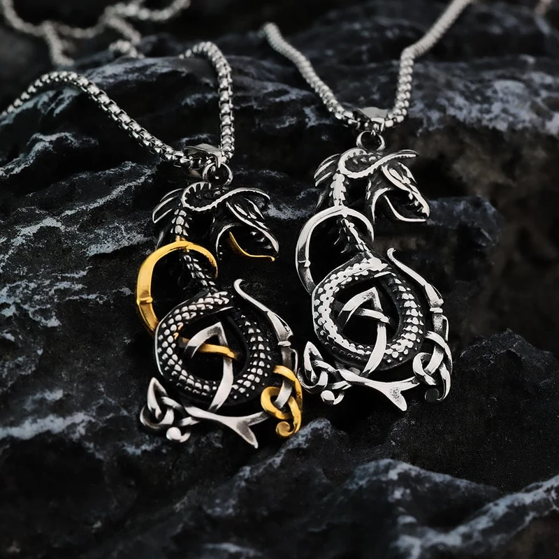 Herrhalsband med keltiskt drakeknut och punkmönster