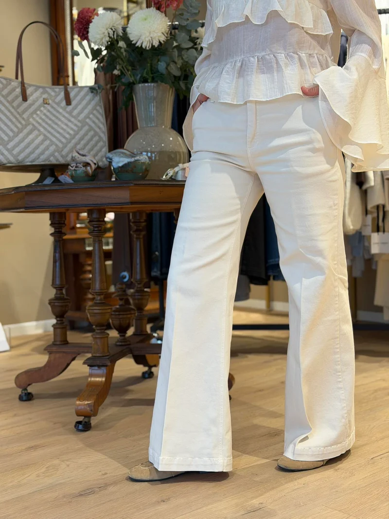 Elena Jeans