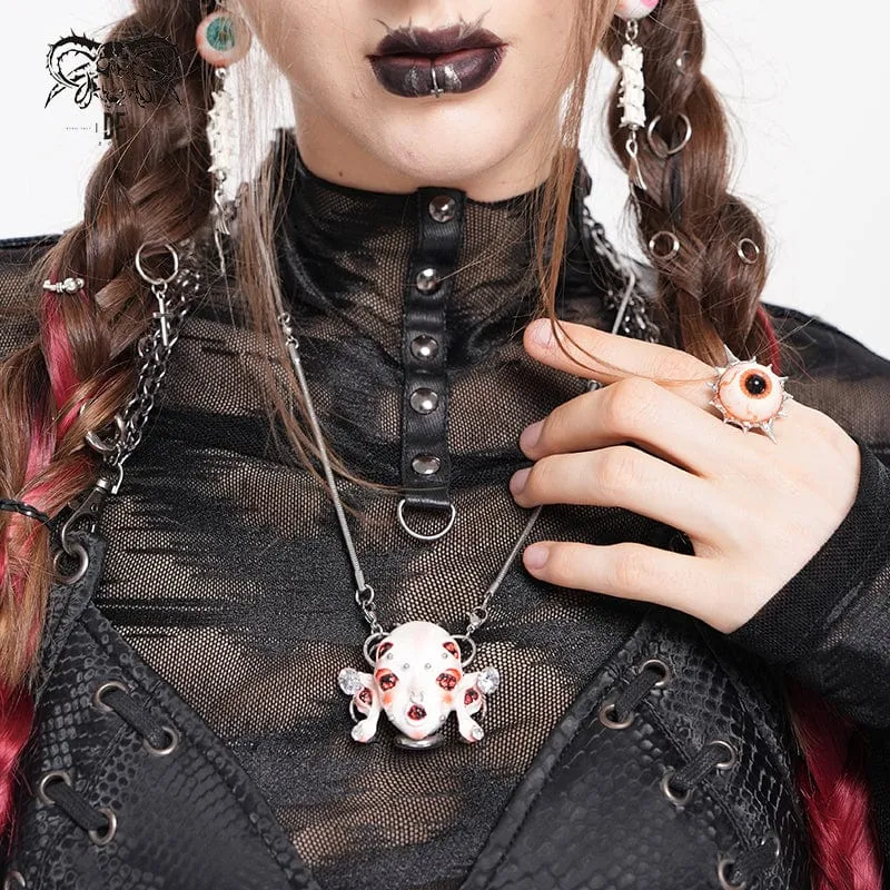 Halsband med gråtande robot och konstig cyberpunk-teknik för kvinnor