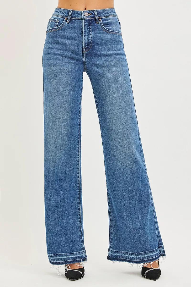 RISEN Högmidjade Jeans med Vida Ben och Åtsittande Fåll