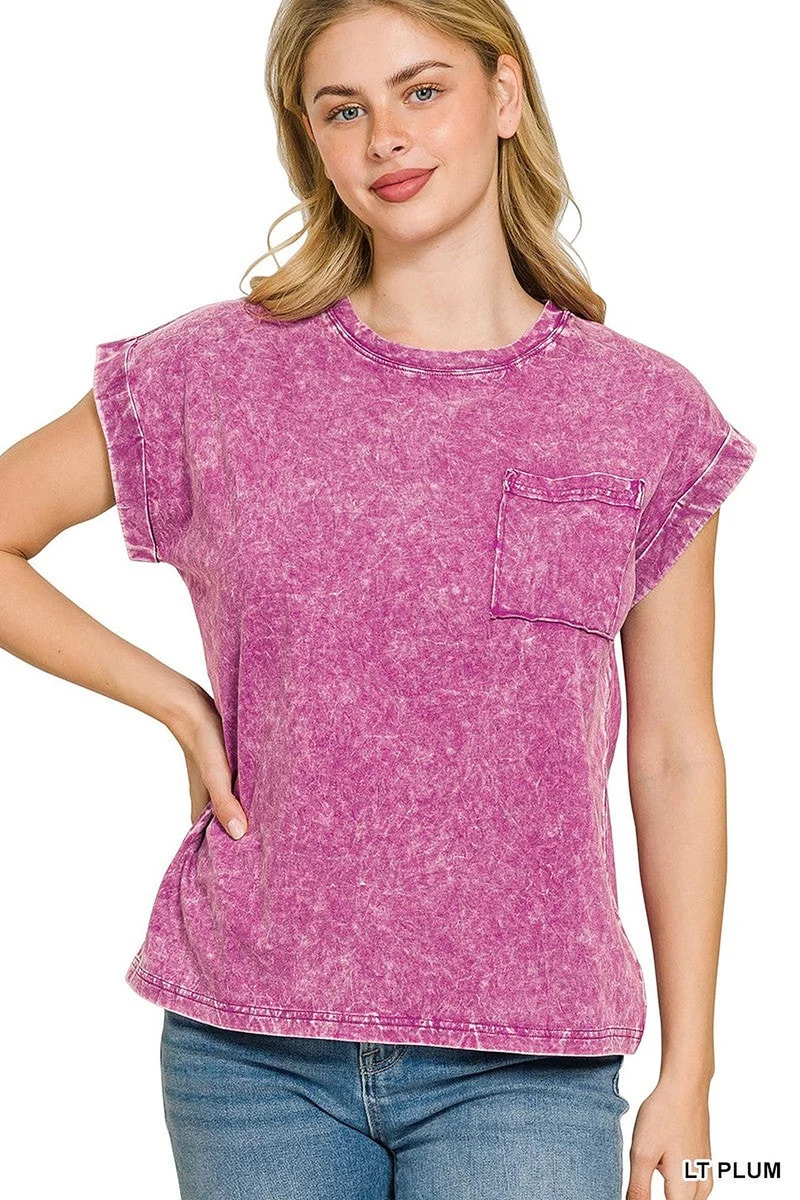 Damtröja med avslappnad passform, plusstorlek vintage-t-shirt med tvättade fickor och upprullade ärmar