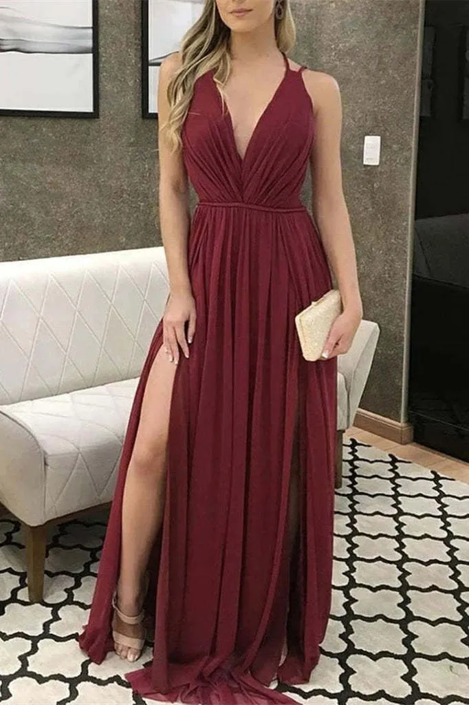 Elegant V-ringad vinröd chiffongbalklänning med slits för speciella tillfällen