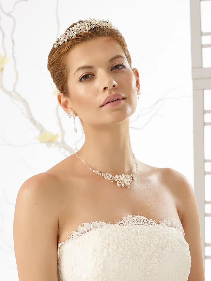 Tiara D 43
