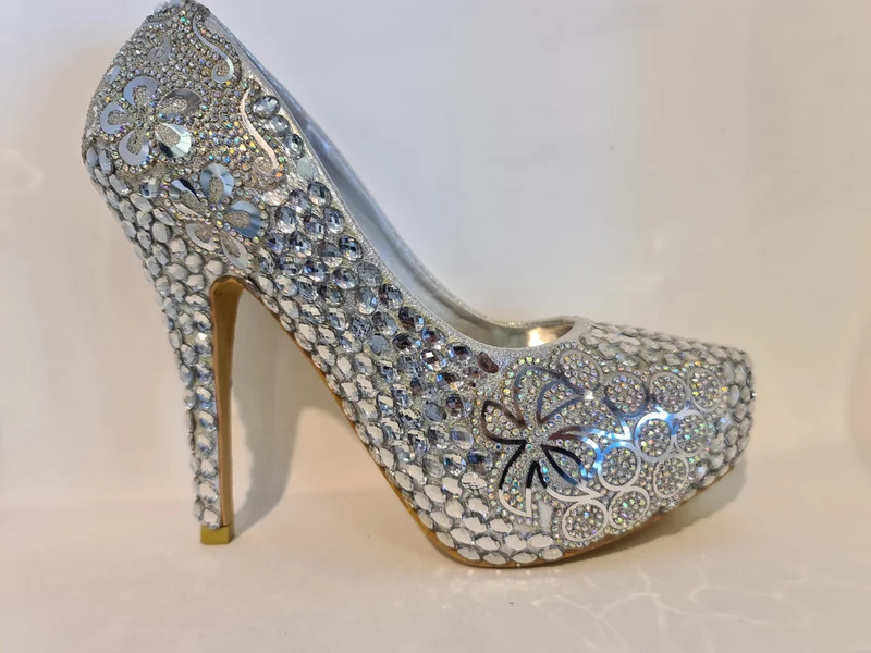 Skor med bling