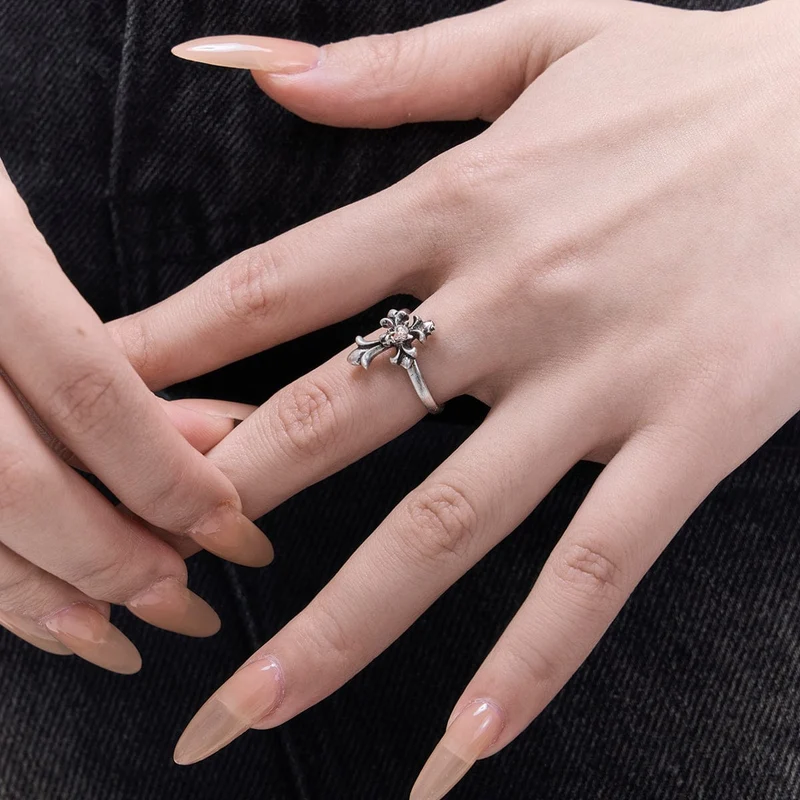 Kvinnors Punk Skull Cross Open Ring