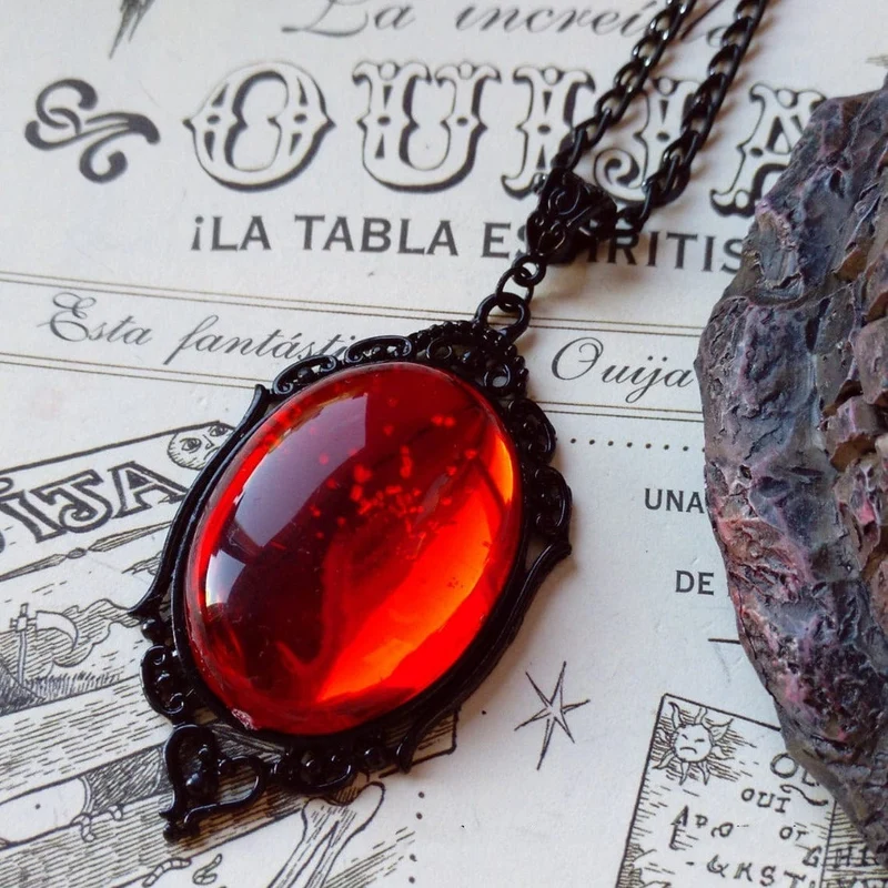 Gothic Crystal Teardrop Halsband för kvinnor