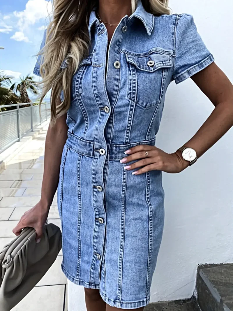 Lyxig denimklänning med knappar framtill och korta ärmar - lätt stretchigt tyg, maskintvättbar