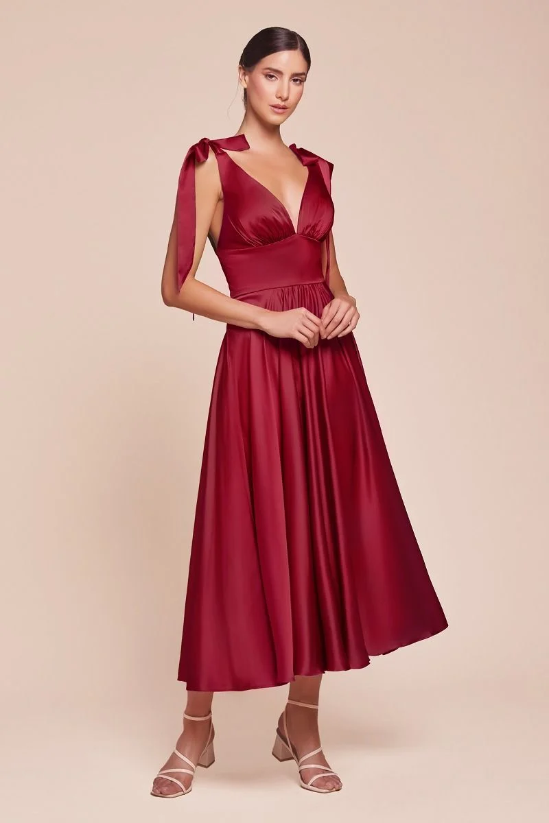 Satin V-ringad A-line klänning från Cinderella Divine 7499 - Speciellt tillfälle/kurvor