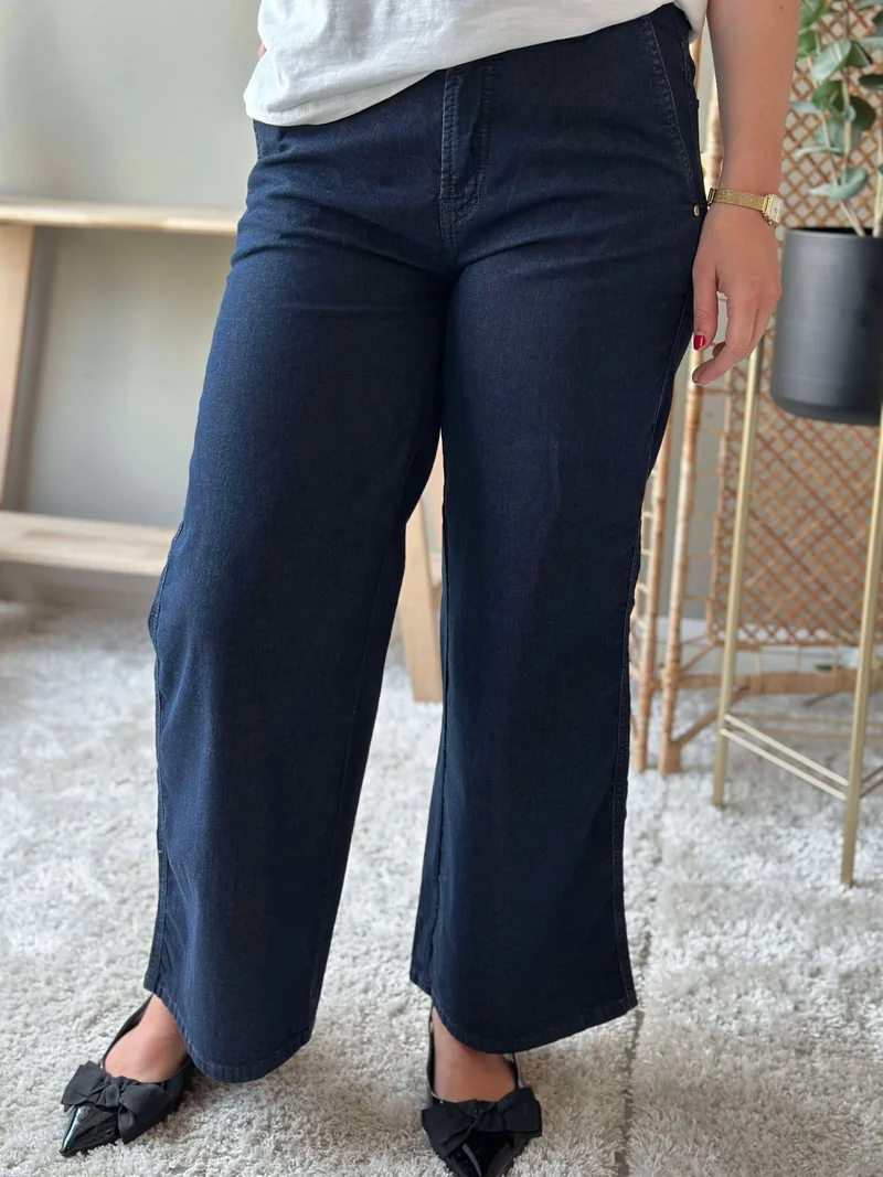 Alek Cropped